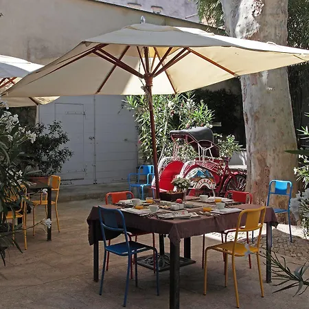 La Maison Sur La Sorgue - Esprit De France 4* L'Isle-sur-la-Sorgue