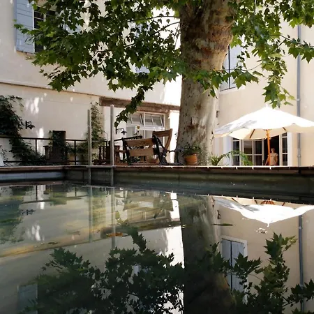 Hotel La Maison Sur La Sorgue - Esprit De France 4*